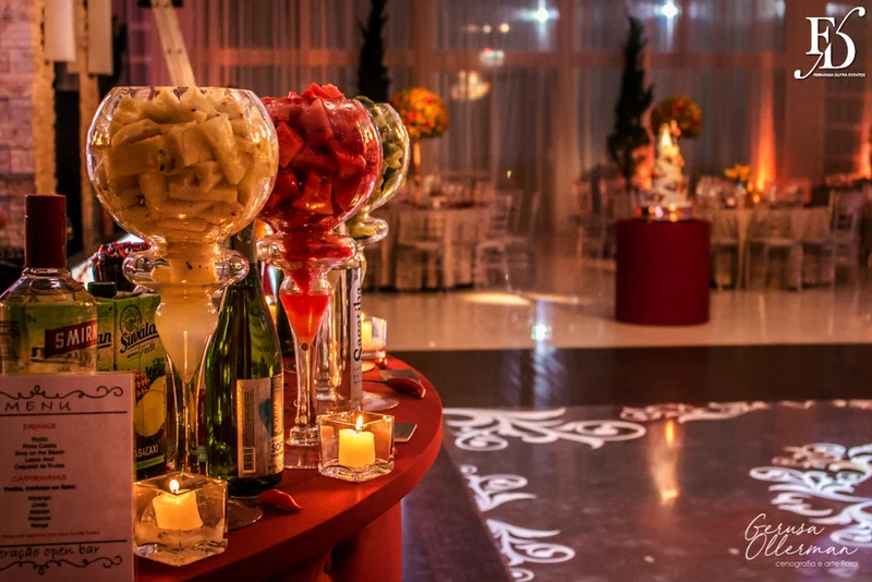 casamento com cerimônia na igreja nossa senhora da conceição igreja matriz de são leopoldo e festa no espaço tao em novo hamburgo com decoração outonal em tons terrosos marsala laranja e amarelo num projeto luxuoso sofisticado e elegante por fernanda dutra cerimonialista em porto alegre por life eventos especiais