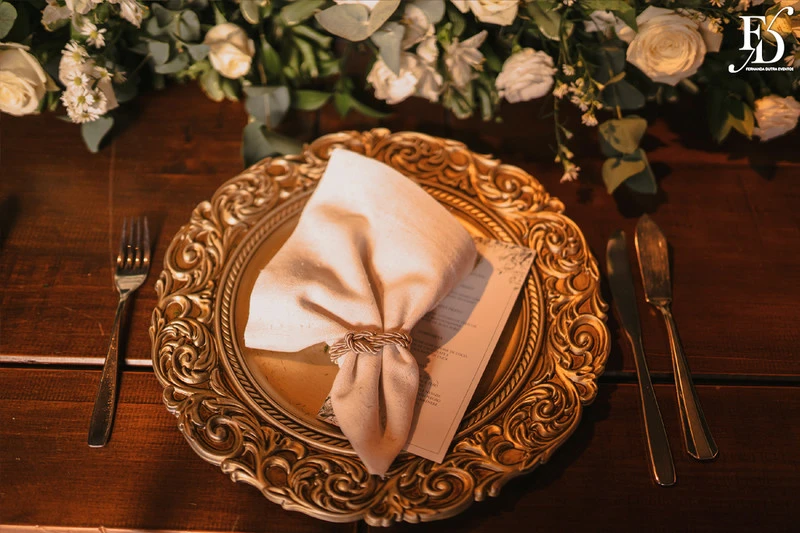 casamento diurno estilo europeu realizado no alto da capela em porto alegre no formato destination wedding com organizacao de life eventos especiais casamento de luxo em porto alegre com decoração luxuosa e clássica