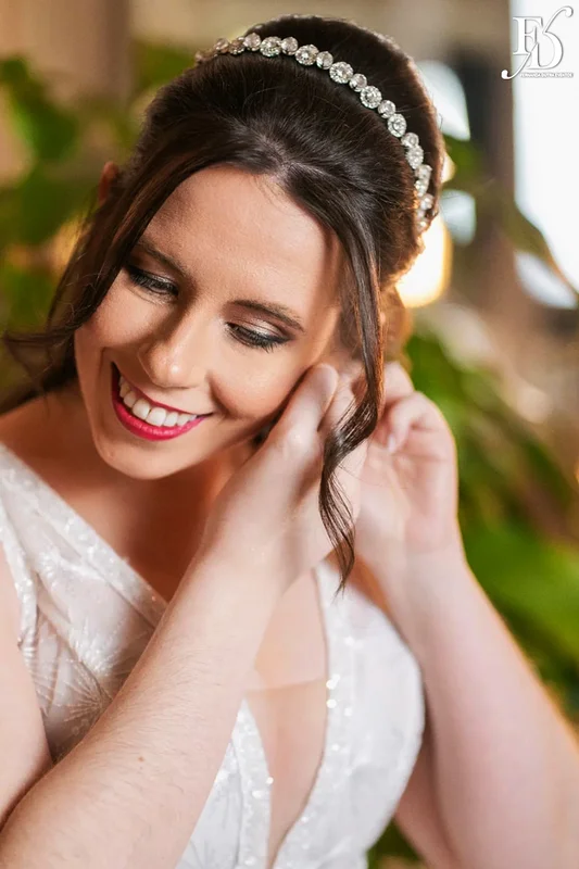 casamento realizado na igreja são pedro em porto alegre e recepção no le bistrot gourmet com decoração colorida e vibrante em rosa pink roxo e lilás