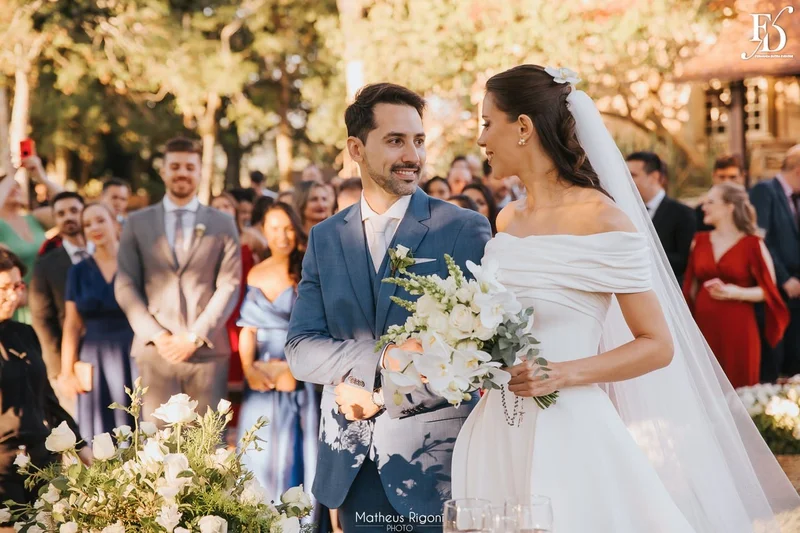 casamento elegante e sofisticado no alto da capela em porto alegre com decoração botânica greenery em verde e branco por life eventos especiais