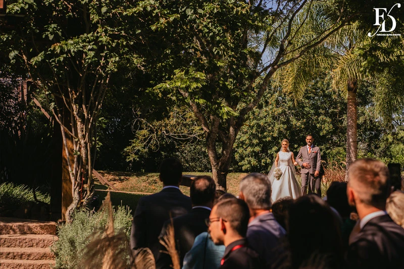 casamento diurno estilo europeu realizado no alto da capela em porto alegre no formato destination wedding com organizacao de life eventos especiais casamento de luxo em porto alegre com decoração luxuosa e clássica