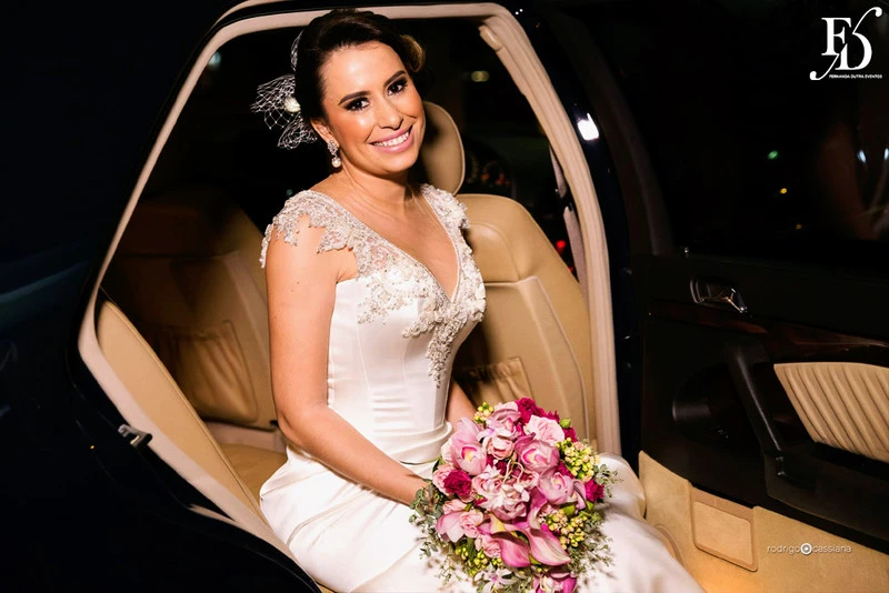 casamento com decoração luxuosa na associação leopoldina juvenil em porto alegre cerimônia no salão imperatriz e recepção no salão leopoldina com decoração clássica elegante sofisticada casamento luxo por life eventos especiais