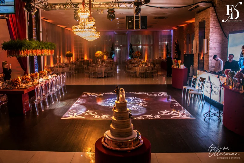 casamento com cerimônia na igreja nossa senhora da conceição igreja matriz de são leopoldo e festa no espaço tao em novo hamburgo com decoração outonal em tons terrosos marsala laranja e amarelo num projeto luxuoso sofisticado e elegante por fernanda dutra cerimonialista em porto alegre por life eventos especiais