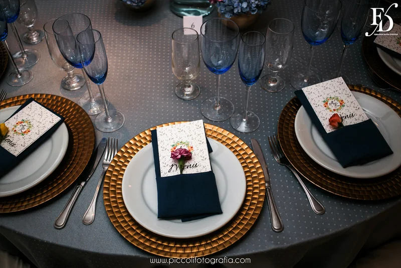 casamento diurno estilo destination wedding realizado em ivoti no interior do rs com cerimônia ao ar livre e recepção no salão principal do espaço da torre com decoração boho chic colorida botânica em tons de azul por life eventos especiais assessoria e cerimonial de casamentos em porto alegre