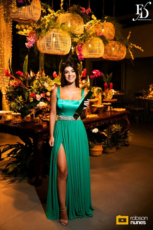 festa de formatura em enfermagem pela pucrs no party room em porto com projeto de decoração estilo boho chic desenvolvido por fernanda dutra cerimonialista organizadora de eventos em porto alegre life eventos especiais