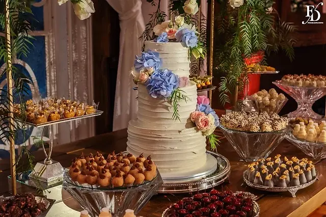 festa de casamento no salão boa vista da associação leopoldina juvenil em porto alegre bolo de casamento