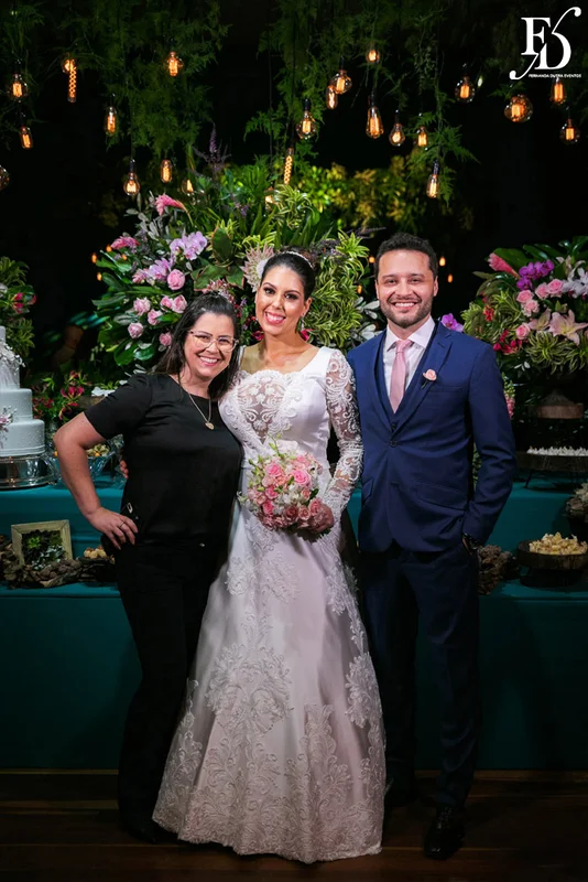 casamento com cerimônia na igreja santa teresinha do menino jesus e festa e recepção na casa vetro em Porto Alegre com organização e cerimonial de fernanda dutra da life eventos especiais cerimonialista em porto alegre