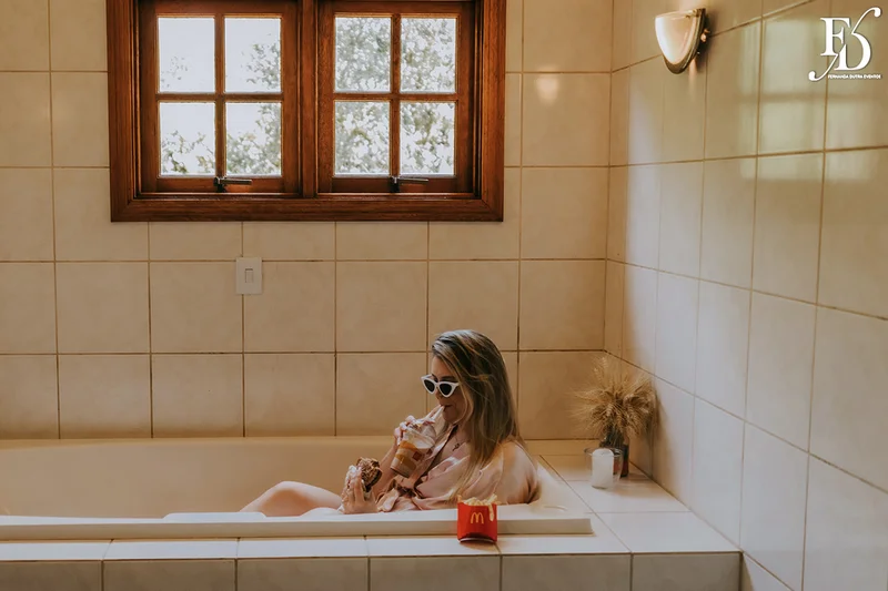 casamento divertido e animado na casa na chácara, em porto alegre; um casal jovem, despojado, que queria celebrar esse momento com um rodízio de pizza - casamento com pizza - decoração estilo boho wedding em tons terrosos cerimonial de life eventos especiais