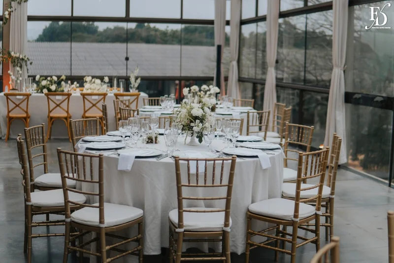 recepção no espaço paraíso em porto alegre viamão alvorada mesa convidados classica europea stylling cloud dancer