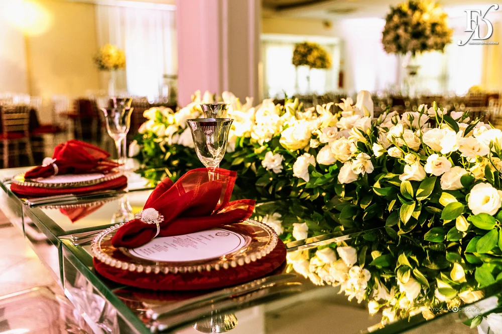 casamento do goleiro brenno do grêmio de porto alegre com a linda victoria fogazzi com uma cerimônia ao ar livre em porto alegre num lindo entardecer de verão e recepção em tons de marsala no salão principal da sede campestre da associação do ministério público por life eventos especiais cerimonialista em porto alegre