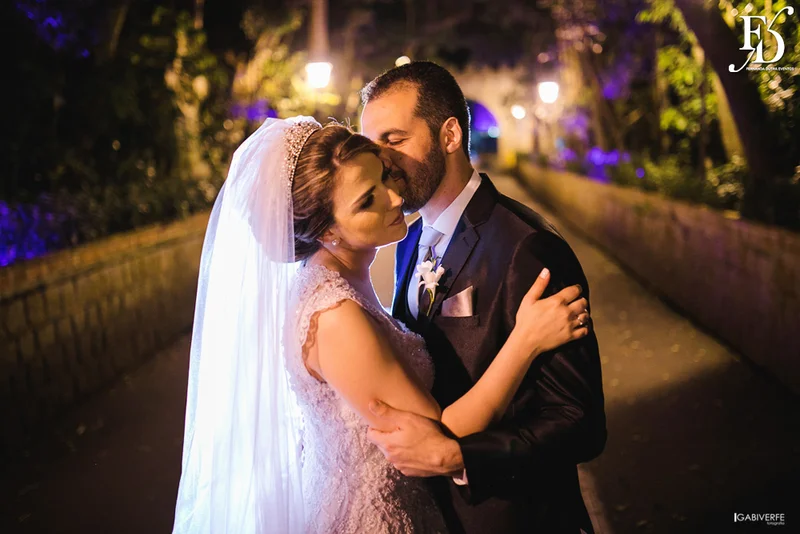 casamento com cerimônia na igreja são josé la salle em canoas rs e recepção na lalux casa de festas com decoração moderna sofisticada elegante em amarelo cinza e preto por life eventos especiais assessoria e organização de casamentos em porto alegre