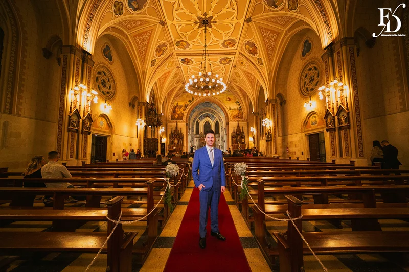 casamento realizado na igreja são pedro em porto alegre e recepção no le bistrot gourmet com decoração colorida e vibrante em rosa pink roxo e lilás