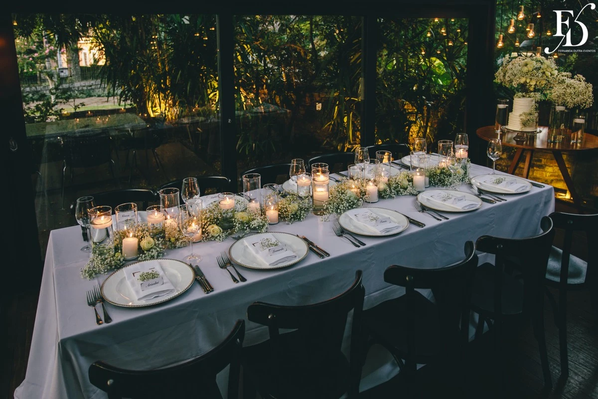 casamento com estética "old money" realizado no le bistrot gourmet em porto alegre por life eventos especiais mini-wedding casamento porto alegre