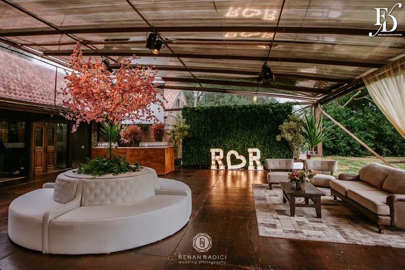 casamento diurno realizado em porto alegre rs no alto da capela por life eventos especiais cerimonialista wedding planner especializada em casamentos de alto padrão em porto alegre decoração boho chic botânica em tons de nude rosa e verde por life eventos especiais