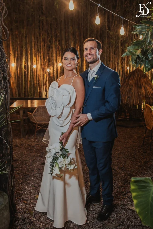 casamento mini-wedding no eat kitchen em novo hamburgo com decoração verde e branco estilo greenery noivos