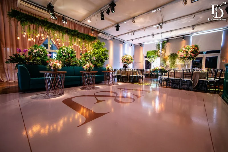 casamento com cerimônia na igreja santa teresinha do menino jesus e festa e recepção na casa vetro em Porto Alegre com organização e cerimonial de fernanda dutra da life eventos especiais cerimonialista em porto alegre