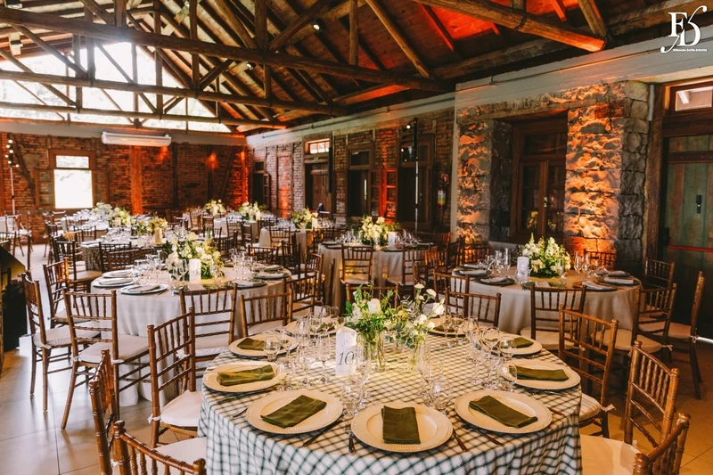casamento na la casa piemont em farroupilha decoração verde e branco toalha xadrez
