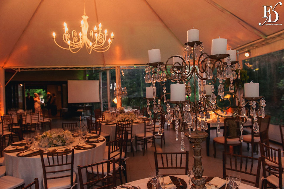 casamento com cerimônia e recepção na casa da figueira em porto alegre com decoração rústico-chique em marfim dourado e branco por life eventos especiais cerimonialista em porto alegre para casamento