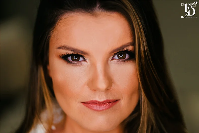 casamento com cerimônia na basílica nossa senhora das dores em porto alegre e festa na casa vetro com decoração luxuosa sofisticada exuberante em tons de rosa com parede de flores com organização projeto e cerimonial de life eventos especiais cerimonialista de casamentos em porto alegre