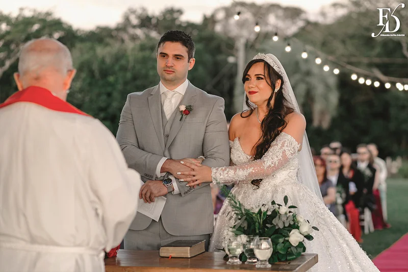 casamento no espaço paraíso cerimônia noivo no altar