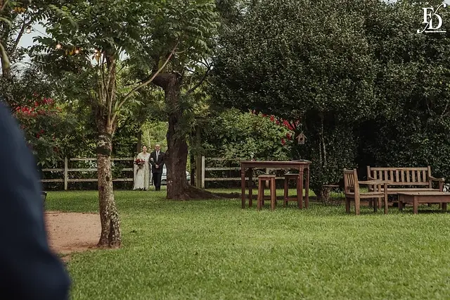 casamento organizado por life eventos especiais na estância das oliveiras em viamão com decoração campeira rústica e minimalista para um casal autêntico e cheio de personalidade