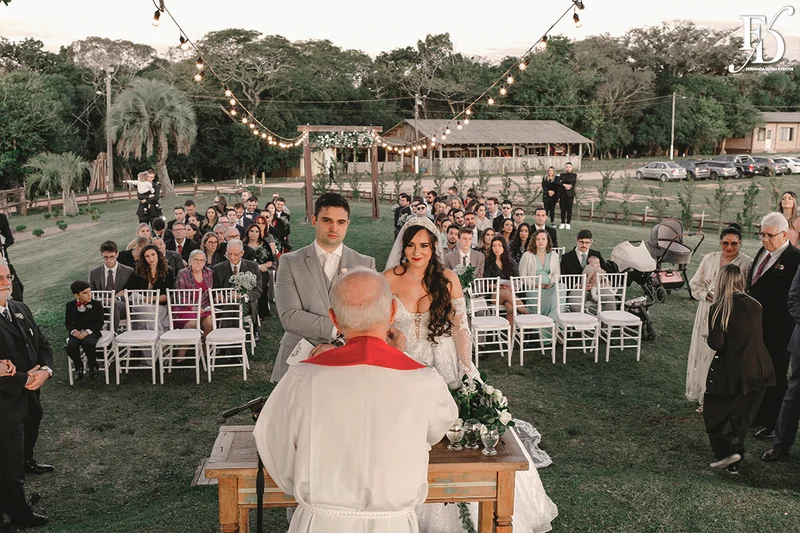 casamento no espaço paraíso cerimônia noivo no altar