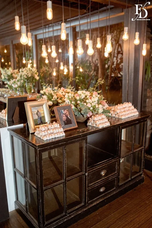 casamento mini-wedding realizado no Le Bistrot Gourmet em Porto Alegre com projeto de decoração delicado, romântico e elegante em tons pastéis