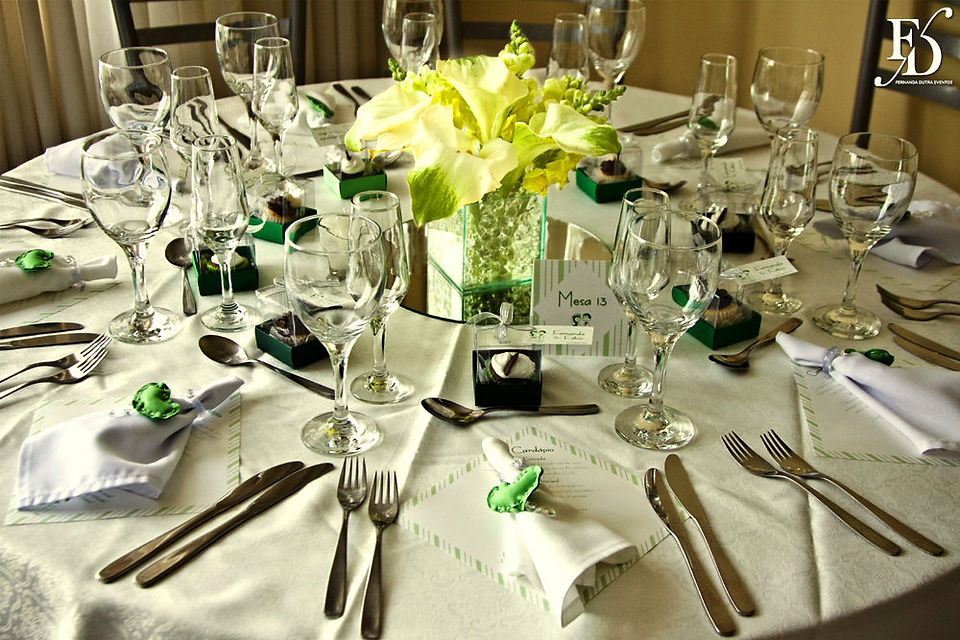 casamento descontraído e divertido com decoração simples em verde e branco com cerimônia no local realizado na sociedade de engenharia do rs casamento da cerimonialista fernanda dutra da life eventos especiais cerimonialista em porto alegre para casamento
