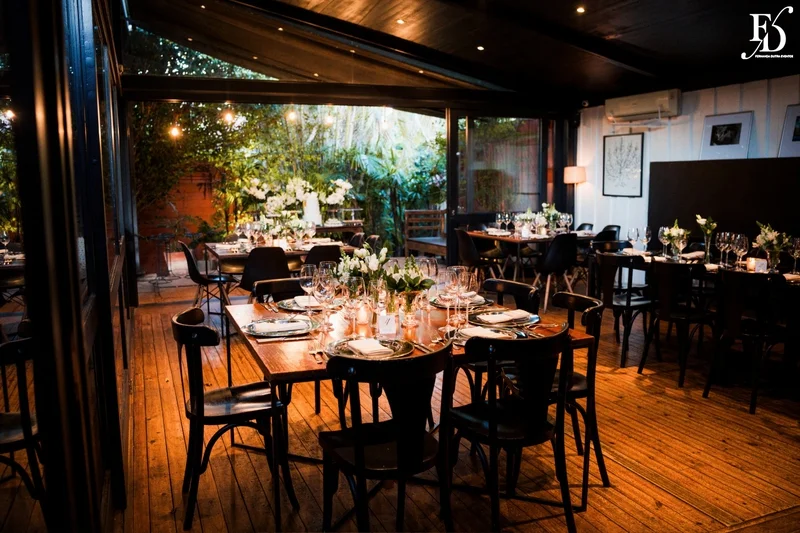 casamento no gazebo do le bistrot gourmet em porto alegre decoração clássica e elegante em verde e branco
