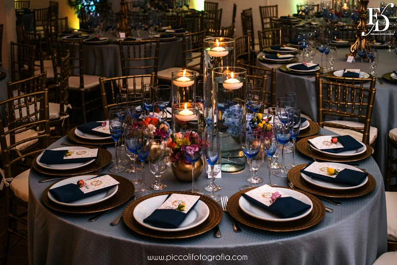 casamento diurno estilo destination wedding realizado em ivoti no interior do rs com cerimônia ao ar livre e recepção no salão principal do espaço da torre com decoração boho chic colorida botânica em tons de azul por life eventos especiais assessoria e cerimonial de casamentos em porto alegre