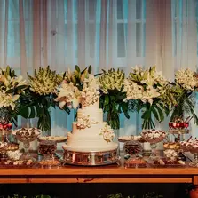 Casamento de Lívia e Marcos no Salão Imperatriz da Associação Leopoldina Juvenil, em Porto Alegre. Primeiro casamento com pista de dança após a retomada dos eventos. Organização Life Eventos Especiais.