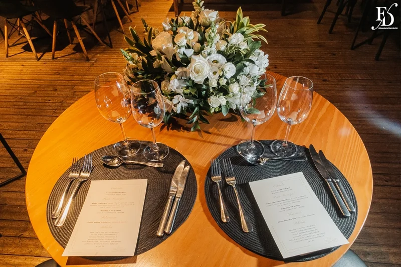 casamento mini-wedding no le bistrot goumet em porto alegre flores brancas