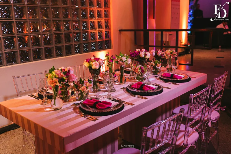 festa de aniversário de 15 anos em porto alegre realizada no foyer em grêmio náutico união gnu com decoração linda e moderna por life eventos especiais cerimonialista em porto alegre