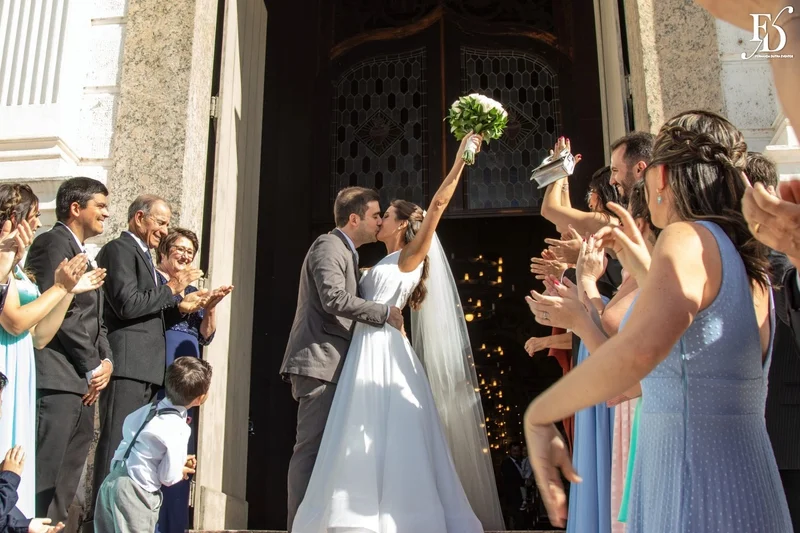 saída dos noivos do casamento na igreja nossa senhora das dores