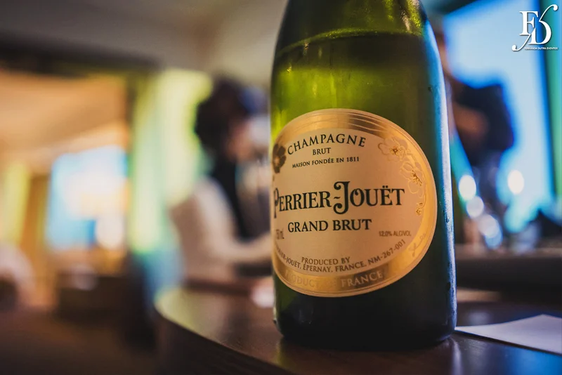 casamento com cerimônia no salão da casa vetro em porto alegre com decoração sofisticada luxuosa requintada com inspiração francesa por life eventos especiais cerimonialista em porto alegre especializada em casamento