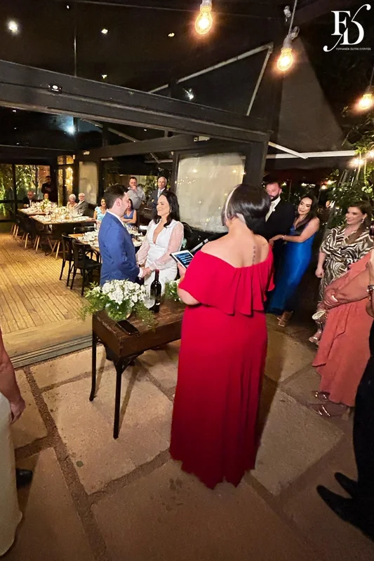 casamento em porto alegre realizado no le bistrot para 30 convidados no formato mini-wedding com decoração clássica elegante em verde branco e prata por life eventos especiais cerimonialista de casamento em porto alegre