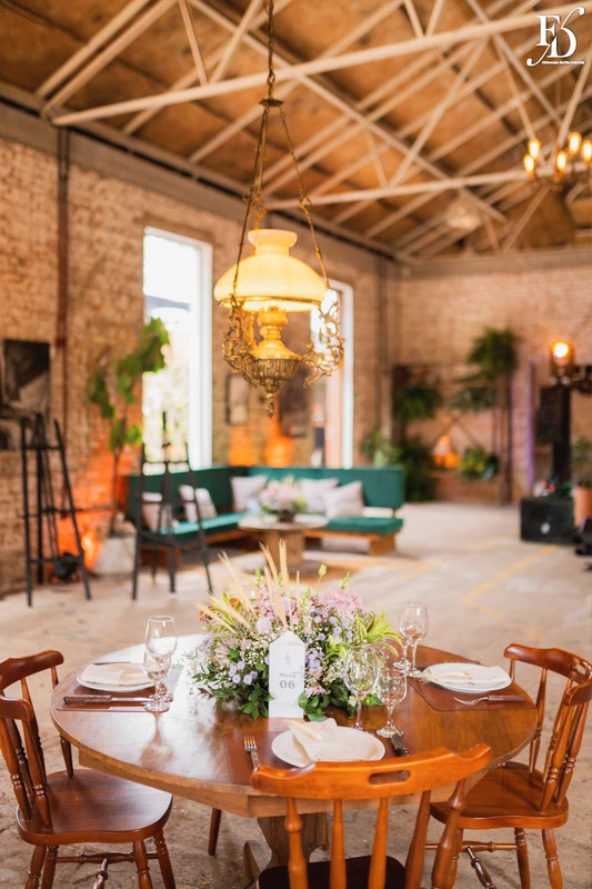 A formatura da residência médica da Claudiane de Paiva foi celebrada em grande estilo no Rancho Tabacaray, com decoração que uniu cultura gaúcha e raízes indígenas e organização de Life Eventos Especiais