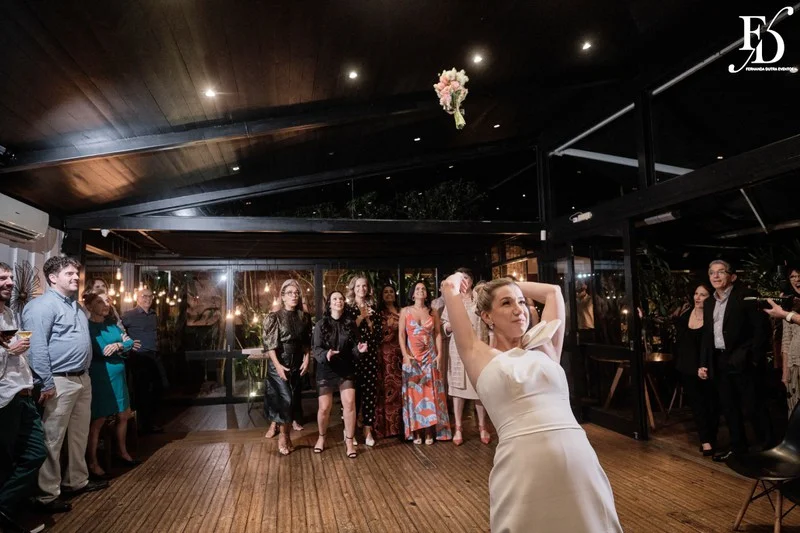 casamento mini-wedding realizado no Le Bistrot Gourmet em Porto Alegre com projeto de decoração delicado, romântico e elegante em tons pastéis