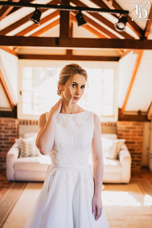 casamento diurno estilo europeu realizado no alto da capela em porto alegre no formato destination wedding com organizacao de life eventos especiais casamento de luxo em porto alegre com decoração luxuosa e clássica