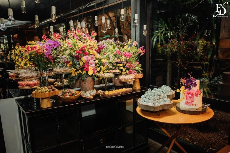 casamento diurno almoço no le bistrot gourmet em porto alegre e recepção na estância das oliveiras em viamão por life eventos especiais decoração colorida vibrante sofisticada mesa de doces