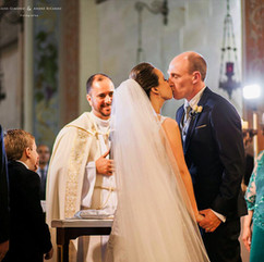 casamento com cerimônia na igreja são pedro em porto alegre e recepção no salão bavária da sociedade germânia em porto alegre com decoração clean clássica em prata e amarelo por life eventos especiais cerimonialista para festa de casamento em porto alegre