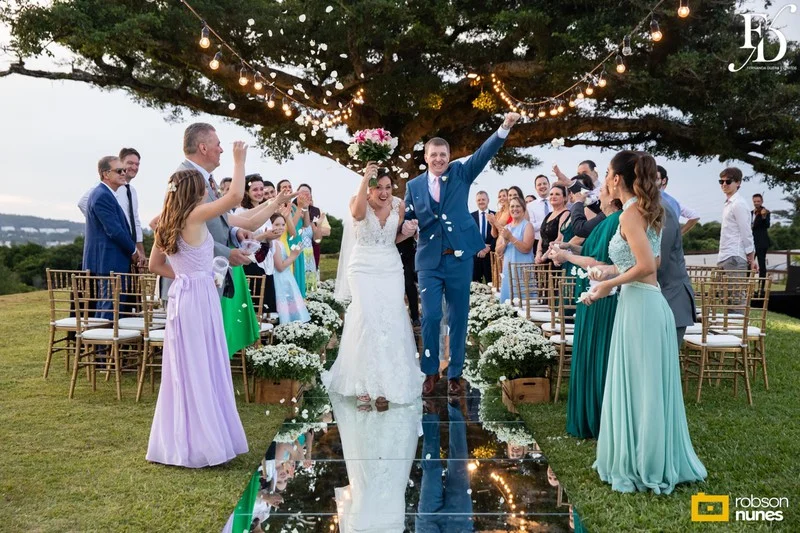 casamento destination wedding no Espaço Paraíso em Porto Alegre Alvorada Viamão noivo americano e noiva brasileira equipe bilingue de cerimonial evento com decoração romântida elegante e sofisticada em tons de rosa