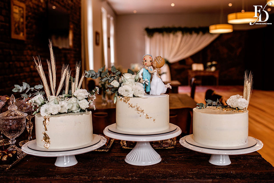 casamento mini-wedding realizado no vinhos do mundo do menino deus em porto alegre com decoração romântica delicada e sofisticada por life eventos especiais cerimonial de eventos em porto alegre