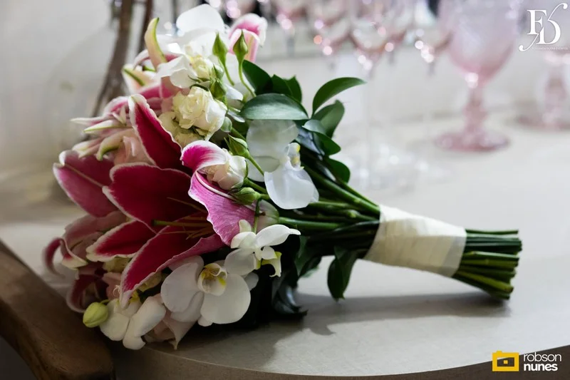 casamento destination wedding no Espaço Paraíso em Porto Alegre Alvorada Viamão noivo americano e noiva brasileira equipe bilingue de cerimonial evento com decoração romântida elegante e sofisticada em tons de rosa