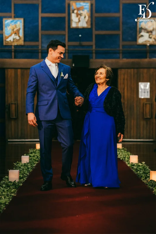 casamento na igreja nossa senhora do mont'serrat em porto alegre e festa de casamento na casa vetro em porto alegre com decoração sofisticada e luxuosa estilo clássico em dourado branco e amarelo por life eventos especiais cerimonialista de casamento em porto alegre