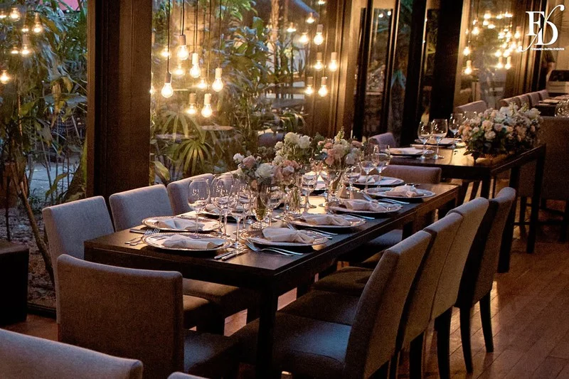 casamento mini-wedding realizado no Le Bistrot Gourmet em Porto Alegre com projeto de decoração delicado, romântico e elegante em tons pastéis