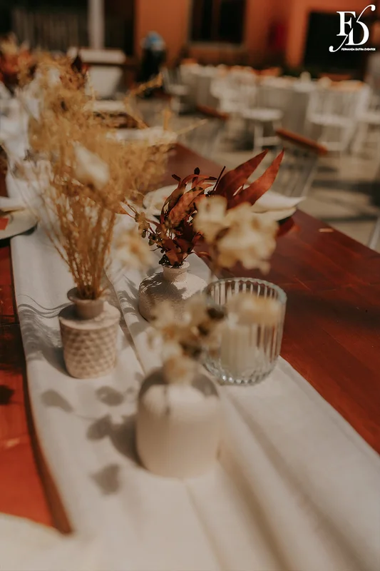 casamento divertido e animado na casa na chácara, em porto alegre; um casal jovem, despojado, que queria celebrar esse momento com um rodízio de pizza - casamento com pizza - decoração estilo boho wedding em tons terrosos cerimonial de life eventos especiais