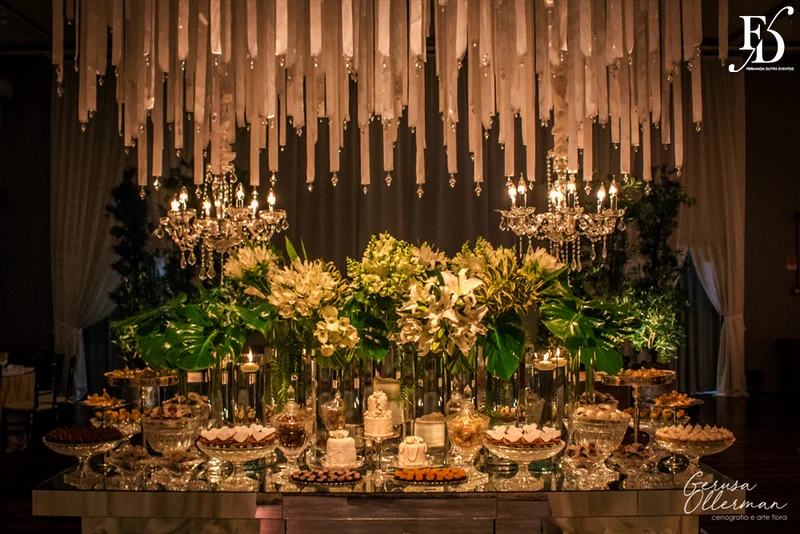 casamento com cerimônia na casa vetro em porto alegre e cerimônia na igreja cristo bom pastor com decoração clean clássica sofisticada e contemporânea em branco verde prataria e cristais por life eventos esepciais cerimonialista wedding planner em porto alegre