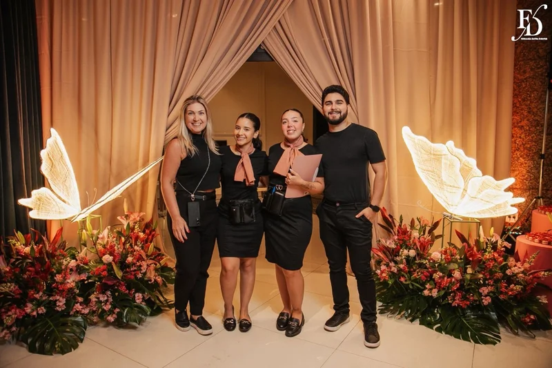 equipe life eventos especiais na festa de 15 anos na praça dos fundadores do grêmio náutico união GNU