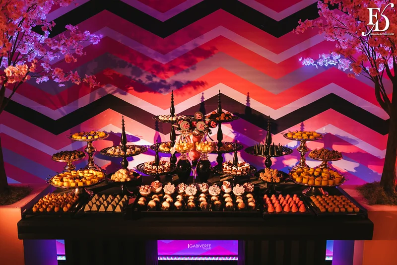 festa de aniversário de 15 anos em porto alegre realizada no foyer em grêmio náutico união gnu com decoração linda e moderna por life eventos especiais cerimonialista em porto alegre